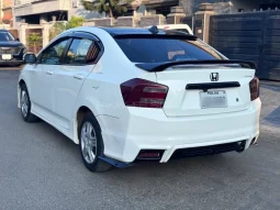 
										Honda City 1.3 i-VTEC Prosmatec 2016 full									