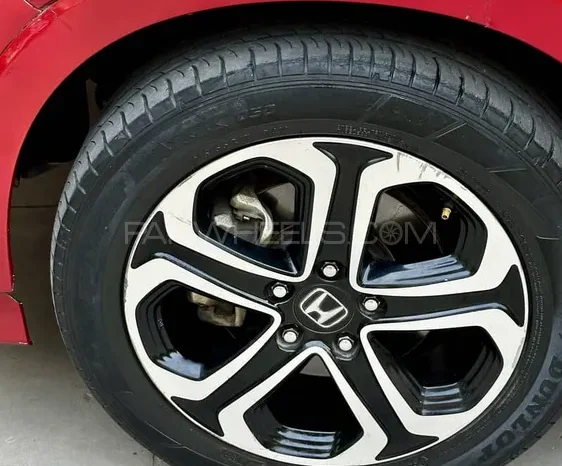 
								Honda Vezel Hybrid Z 2015 full									