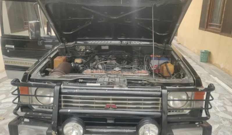 
								Mitsubishi Pajero 1990 full									