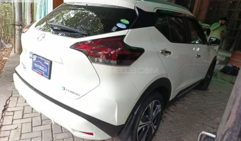 
								Nissan Kicks 2021 full									