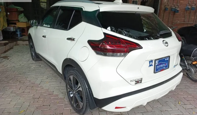 
								Nissan Kicks 2021 full									