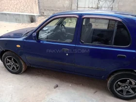 Nissan March Bolero 2002