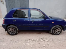 Nissan March Bolero 2002