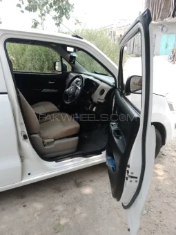 
										Suzuki Wagon R VXL 2015 full									