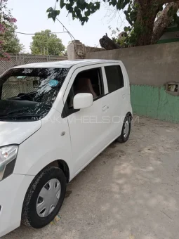 
										Suzuki Wagon R VXL 2015 full									