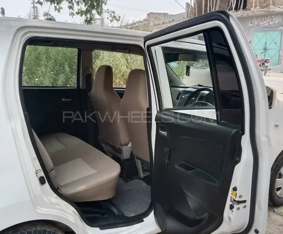 
								Suzuki Wagon R VXL 2015 full									
