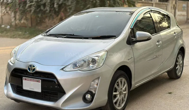 
								Toyota Aqua S 2015 full									