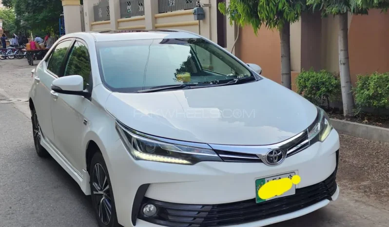 
								Toyota Corolla Altis Grande CVT-i 1.8 2018 full									