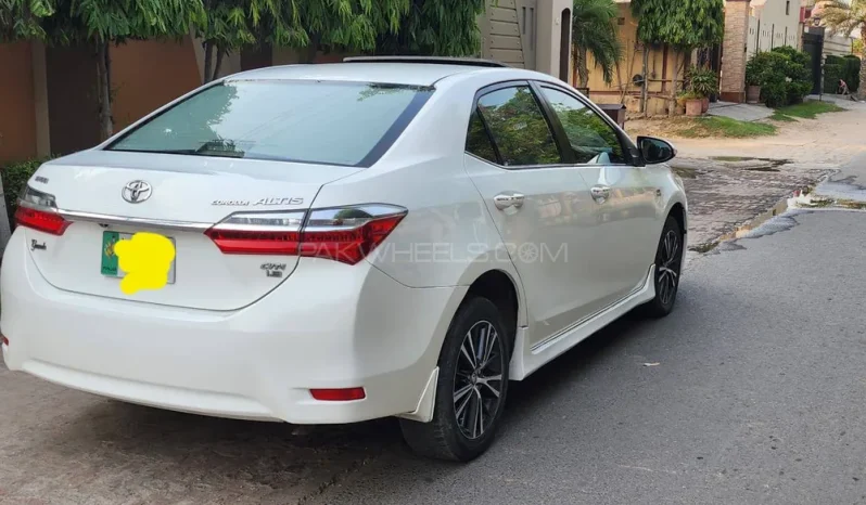 
								Toyota Corolla Altis Grande CVT-i 1.8 2018 full									