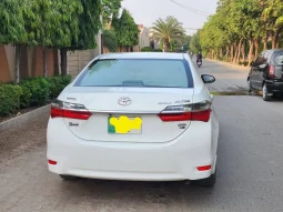 
										Toyota Corolla Altis Grande CVT-i 1.8 2018 full									