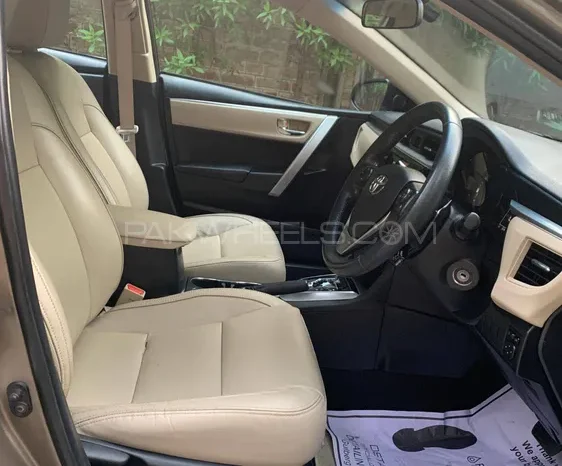 
								Toyota Corolla Altis Grande X CVT-i 1.8 Beige Interior 2016 full									