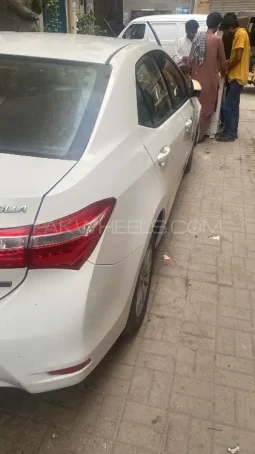 
										Toyota Corolla GLi Automatic 1.3 VVTi 2015 full									