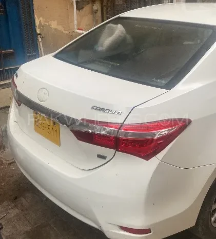 
								Toyota Corolla GLi Automatic 1.3 VVTi 2015 full									