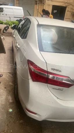 
										Toyota Corolla GLi Automatic 1.3 VVTi 2015 full									