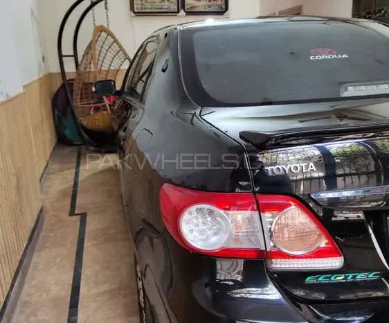 
								Toyota Corolla XLi VVTi Ecotec 2011 full									