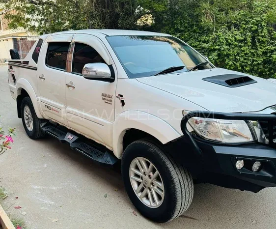 
								Toyota Hilux Vigo Champ TRD Sportivo  2012 full									