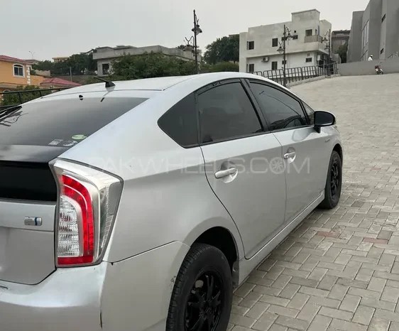 
								Toyota Prius S LED Edition 1.8 2013 full									