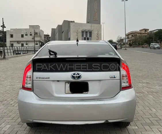 
								Toyota Prius S LED Edition 1.8 2013 full									