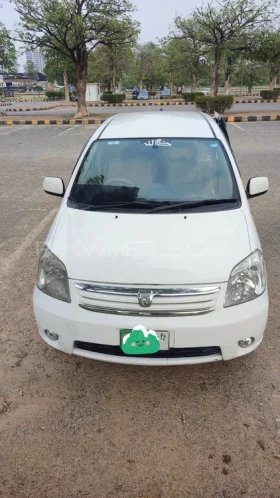Toyota Raum 1.5 2006