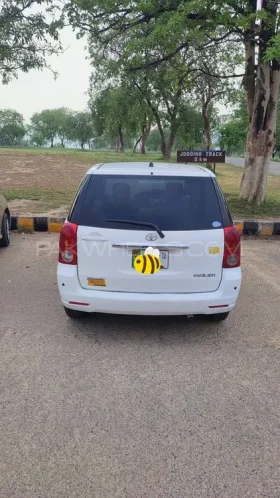 Toyota Raum 1.5 2006