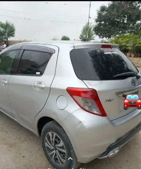 Toyota Vitz F 1.0 2012