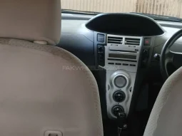 
										Toyota Vitz B Intelligent Package 1.0 2006 full									