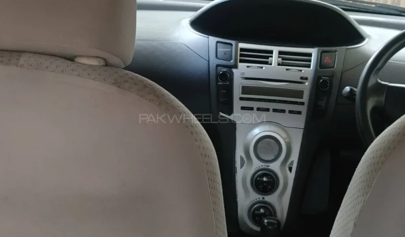 
								Toyota Vitz B Intelligent Package 1.0 2006 full									