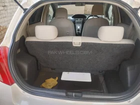 Toyota Vitz B Intelligent Package 1.0 2006