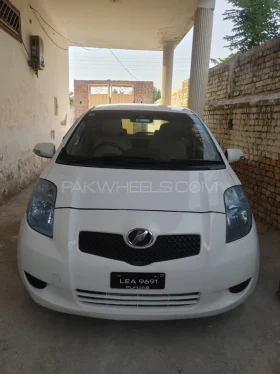 Toyota Vitz B Intelligent Package 1.0 2006