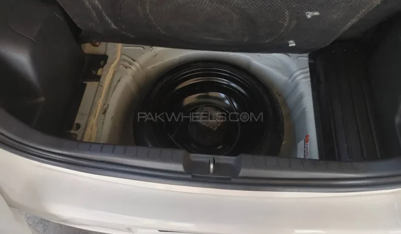 
								Toyota Vitz B Intelligent Package 1.0 2006 full									